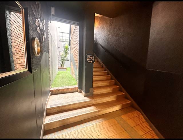 79M² OFFICE TO LET IN GREENSIDE